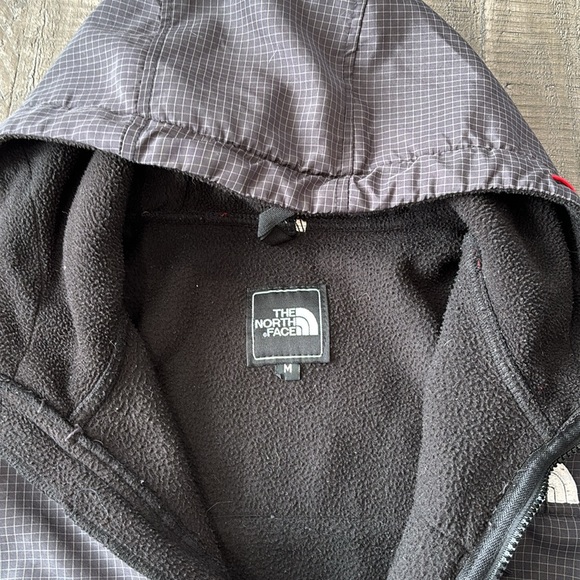 The North Face Denali Fleece Hoodie Jacket. - Picture 4 of 4